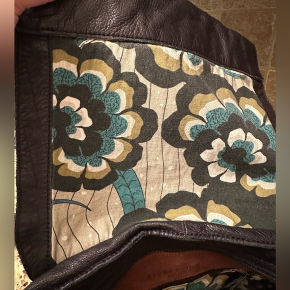 LIEBESKIND LEATHER CROSSBODY BAG! - Picture 4 of 9